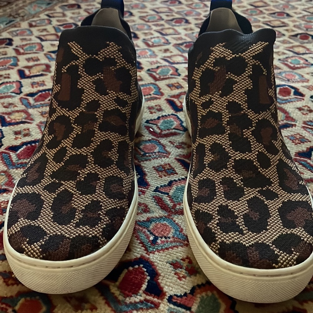 Rothy’s Big Cat Chelsea Boot Sneaker - Picture 3 of 7